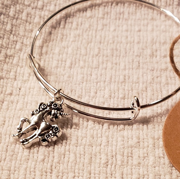 🆕️🦄 NWT Unicorn Charm Bracelet Bangle Girls - Picture 2 of 4